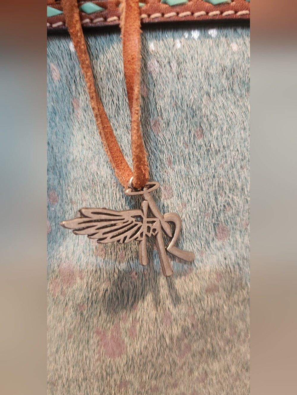 Angel Ranch Cross Body Bag - Picture 3 of 5